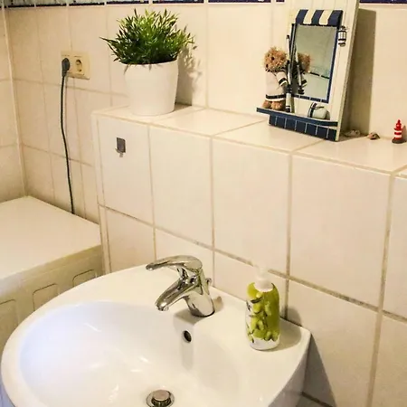 Semi-detached House - Dns041011-l